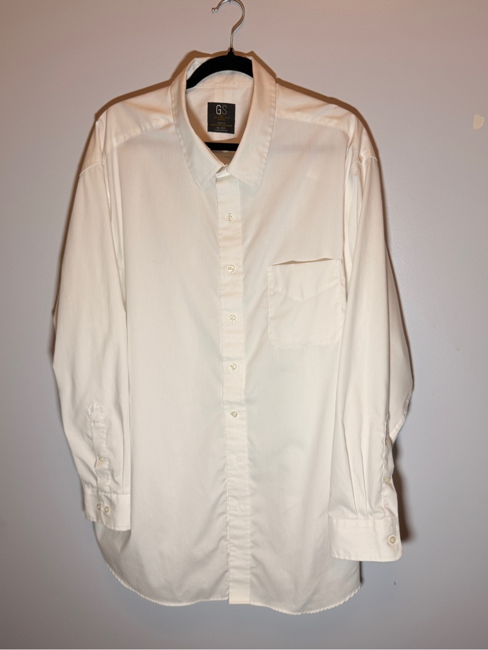 GS Men's Cream Long-Sleeve Dress Shirt with Chest Pocket